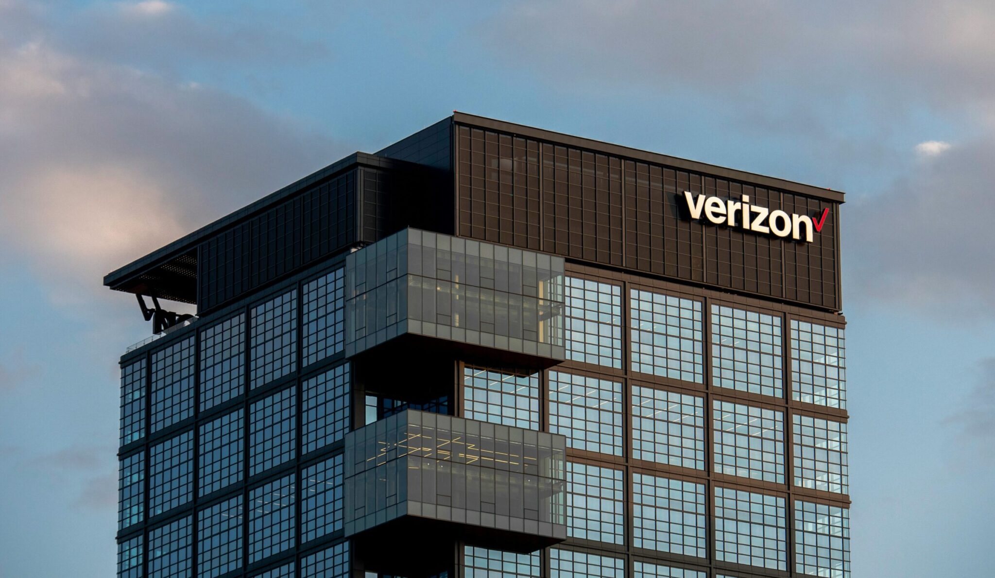 Frontier Shareholders Believe Verizon’s 20 Billion Bid is Too Low